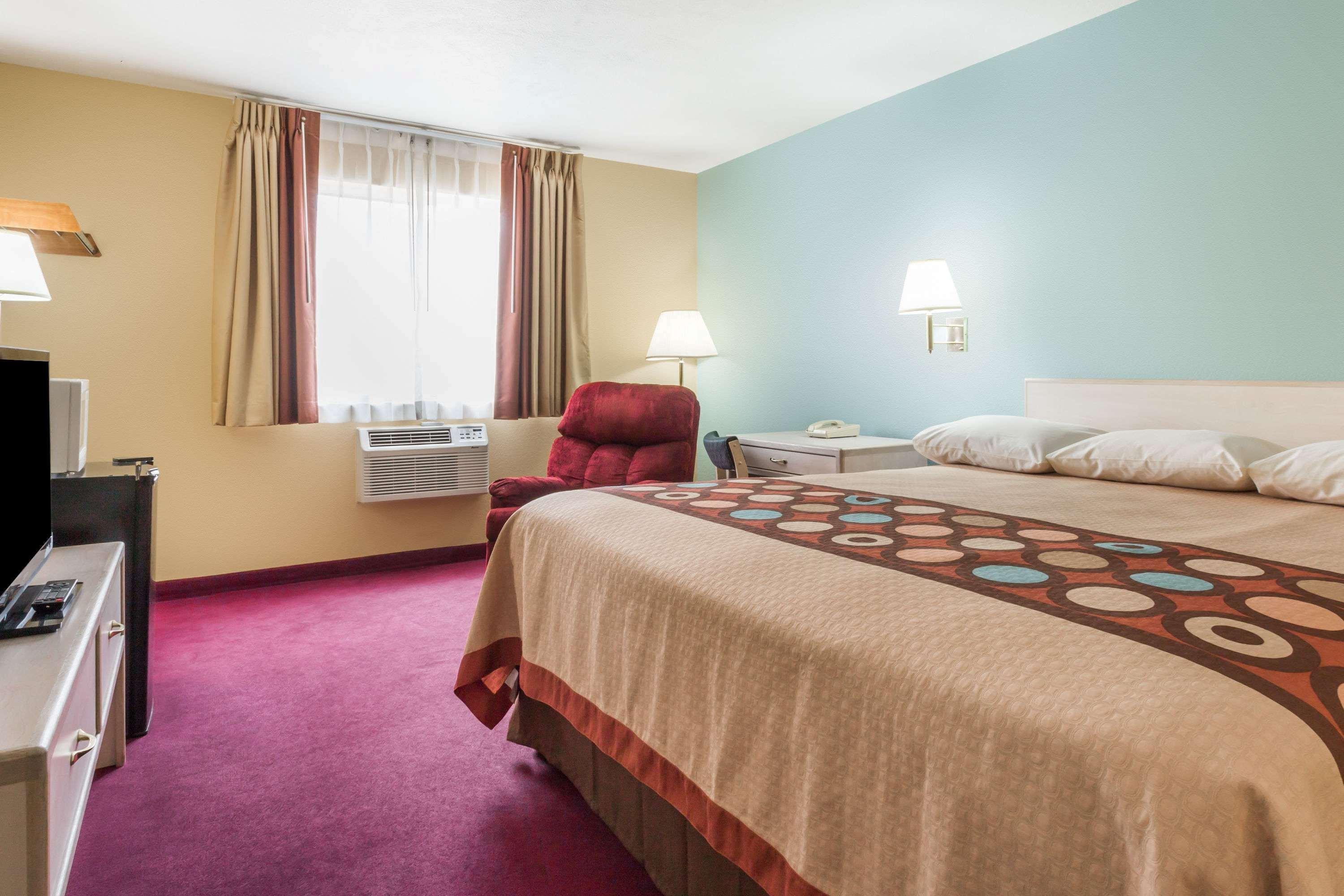 Super 8 By Wyndham Nephi Hotel Exterior photo